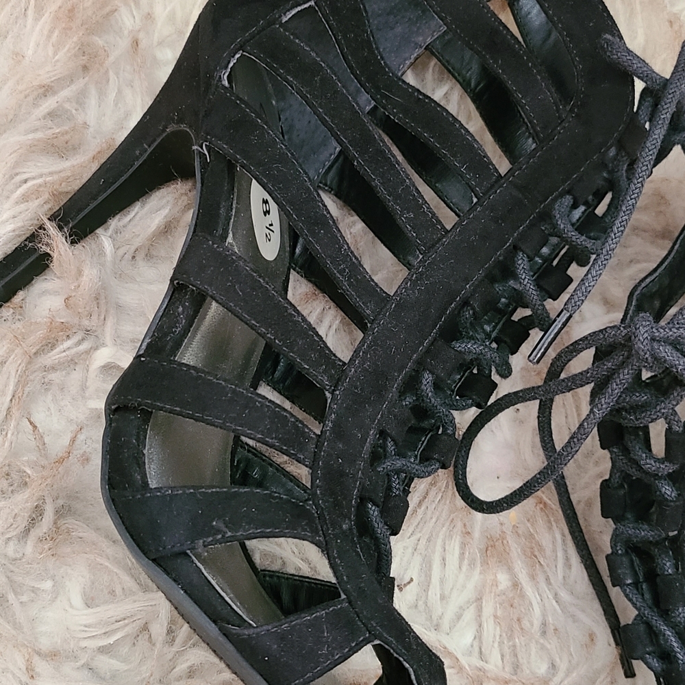 GUESS heel - Picture 3 of 6